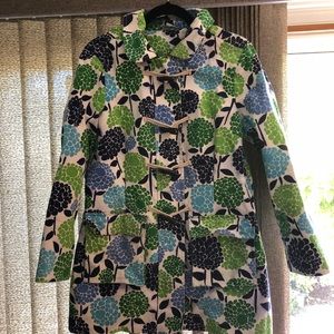 Mac jacket with detachable hood.